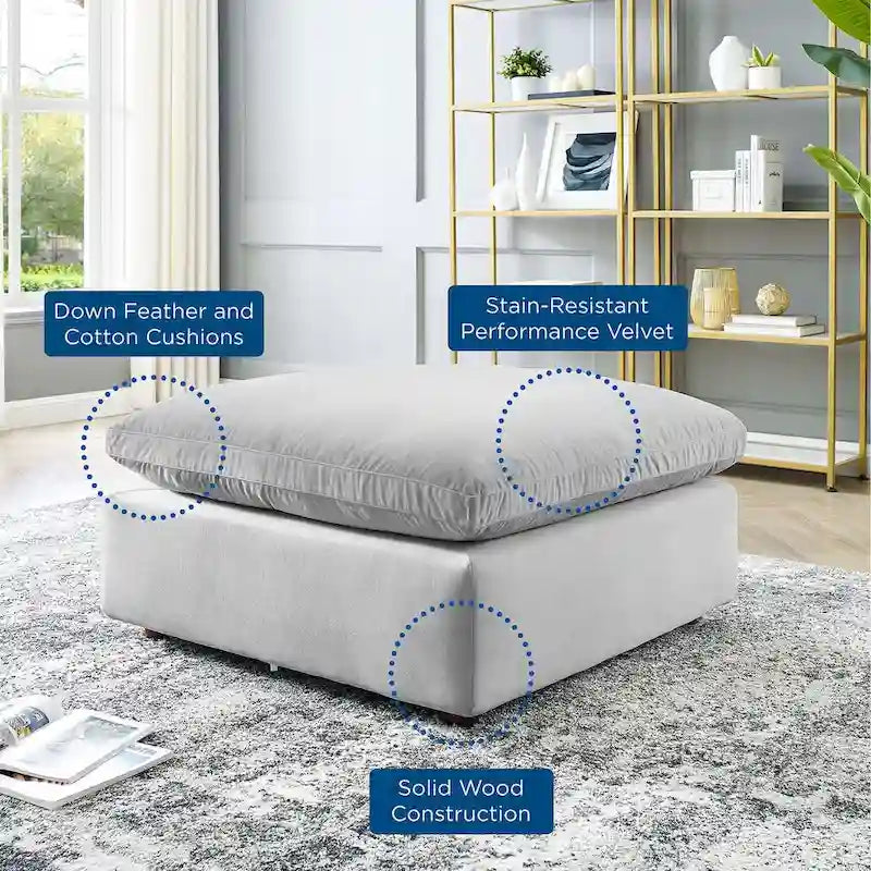 Ottoman en velours haute performance Commix garni de duvet et surdimensionné